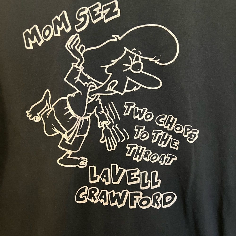 Lavell Crawford Mom Sez Two Chops to the throat comedian T-shirt. Size L.